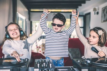 How Can DJs for Kid Services Transform a Simple Gathering? - Ezinearticle Blog | Guest Posting/Blogging Site